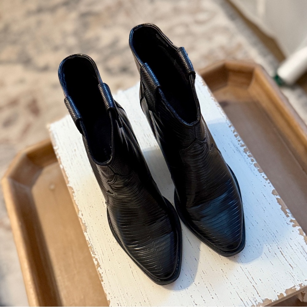 Chinese Laundry Black Bonnie Booties - Picture 6 of 12